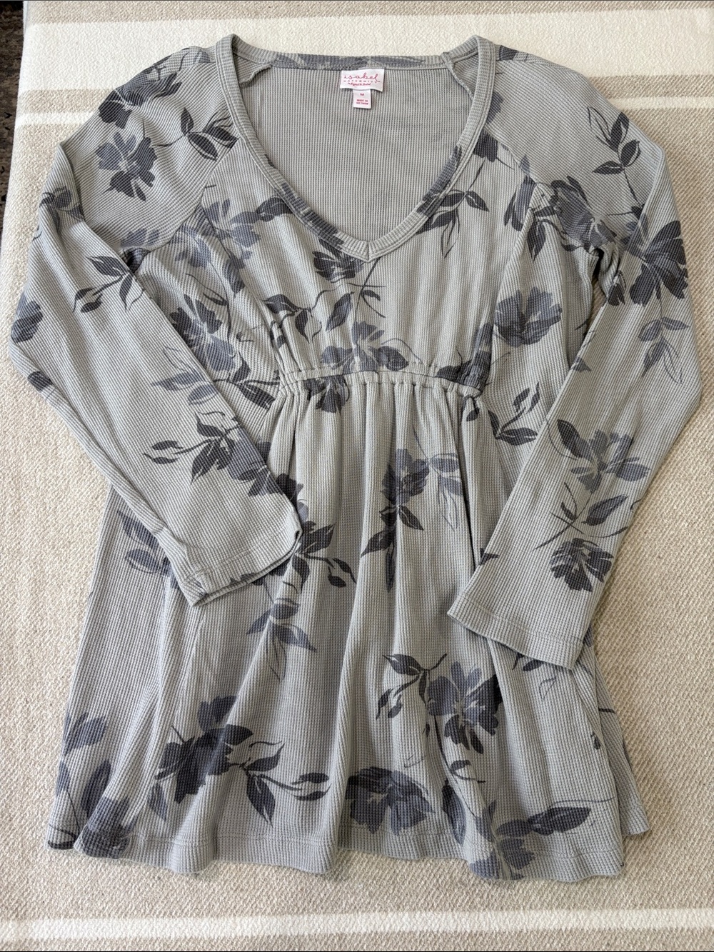 Isabel Maternity by Ingrid & Isabel Waffle Knit Gray Floral Maternity Top Size M